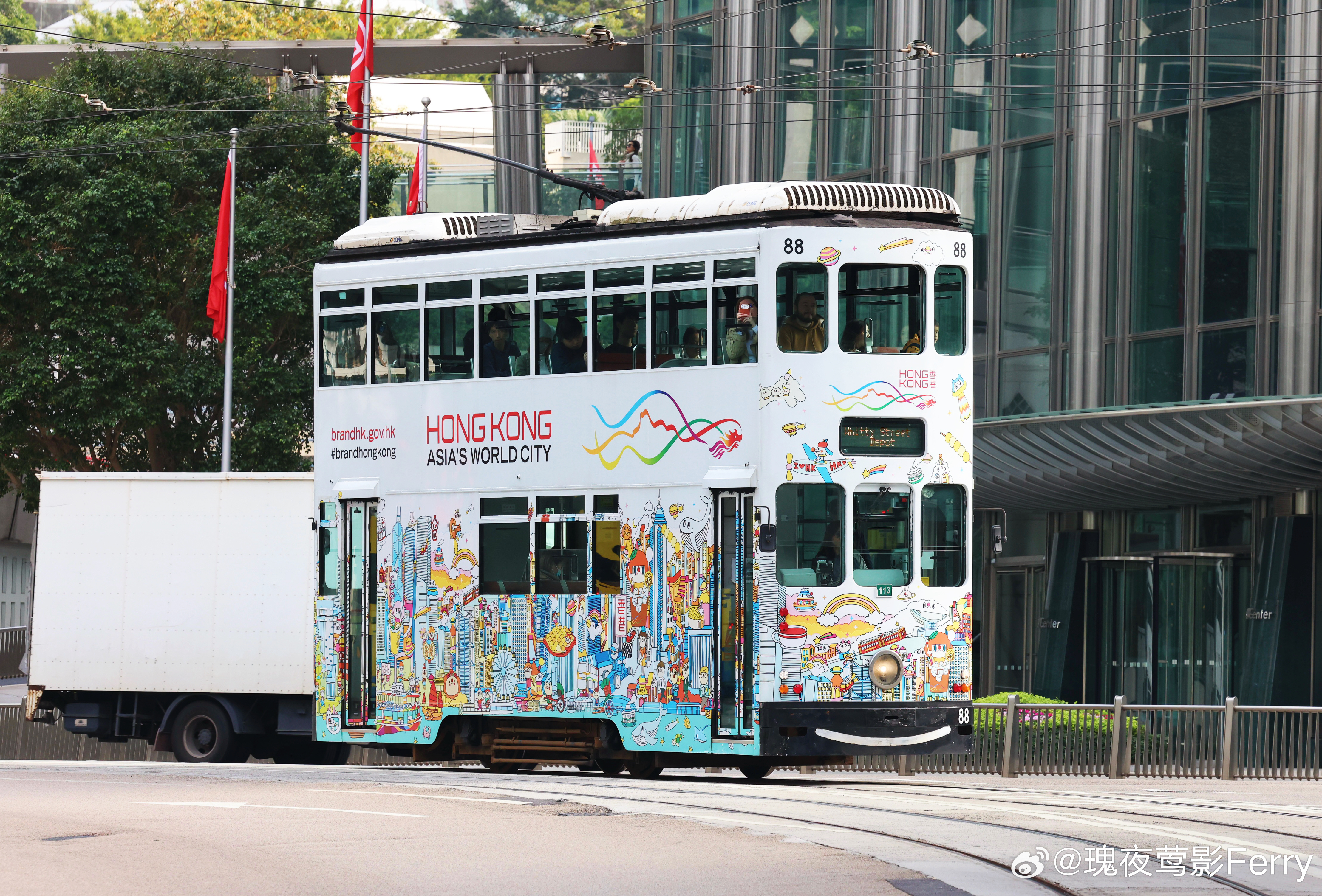 香港叮叮车🚋张贴香港城市彩绘广告的空调独苗 广州