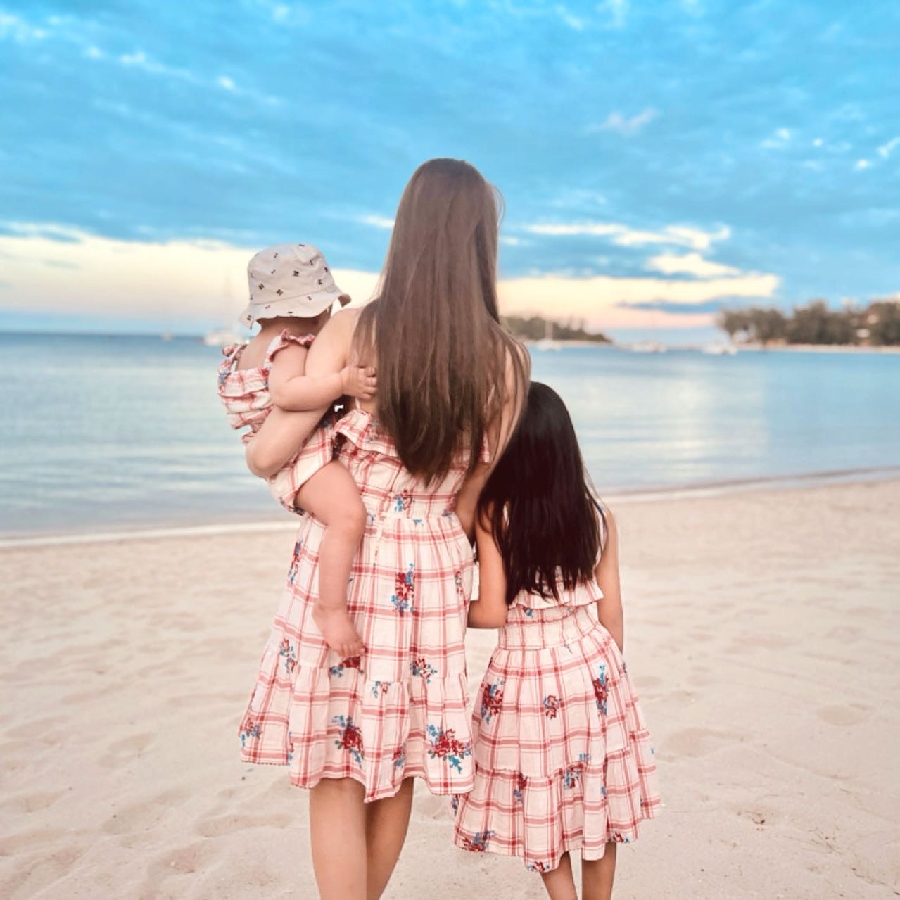 #昆凌[超话]# 杰伦：七夕情人節快樂喔 ☀️ ​​​