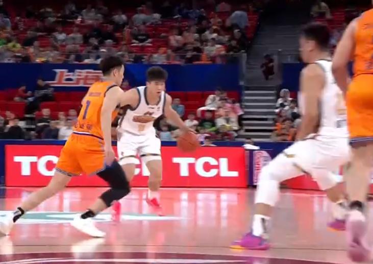 最长连胜VS最长连败，上海大胜四川收获9连胜，四川遭遇开赛28连败！北京时间20