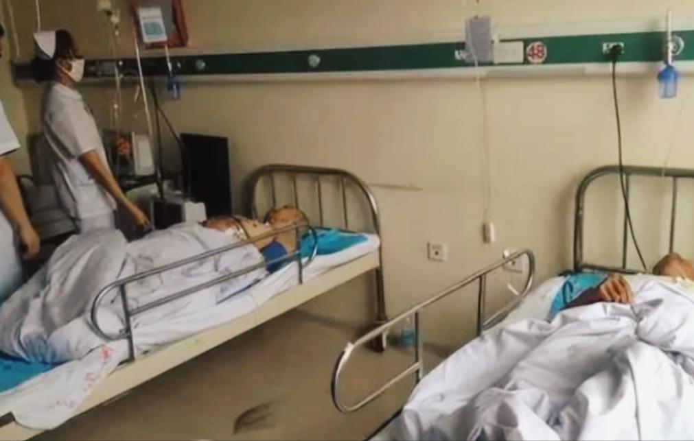 黑龙江4名老人惨被割掉睾丸，事后当记者询问时，老人竟含糊的回答说：“他说要我的篮