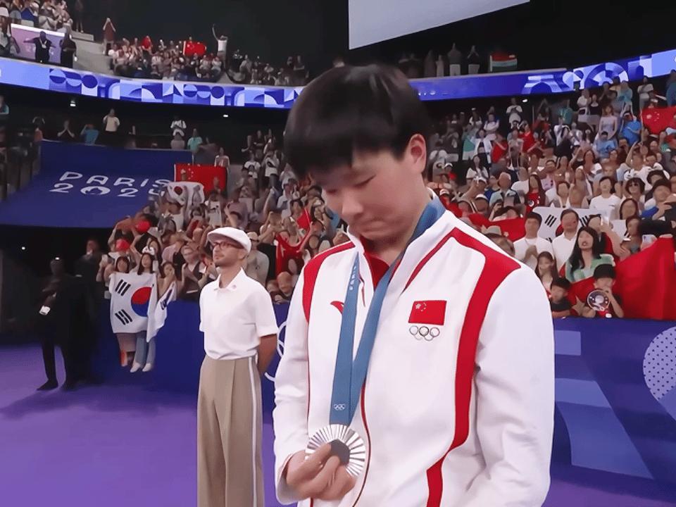哎哟娇娇……总之让我们恭喜何冰娇选手吧🤲 ​​​