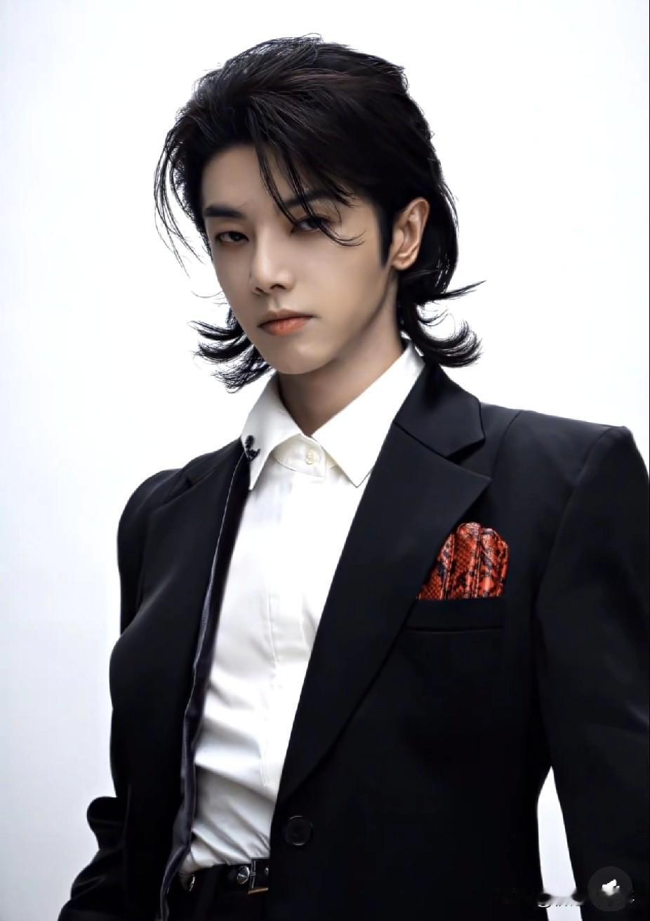 华晨宇，哭了！损失太大了！
华晨宇花费重金在云南抚仙湖拿下三块地皮，计划斥资十几