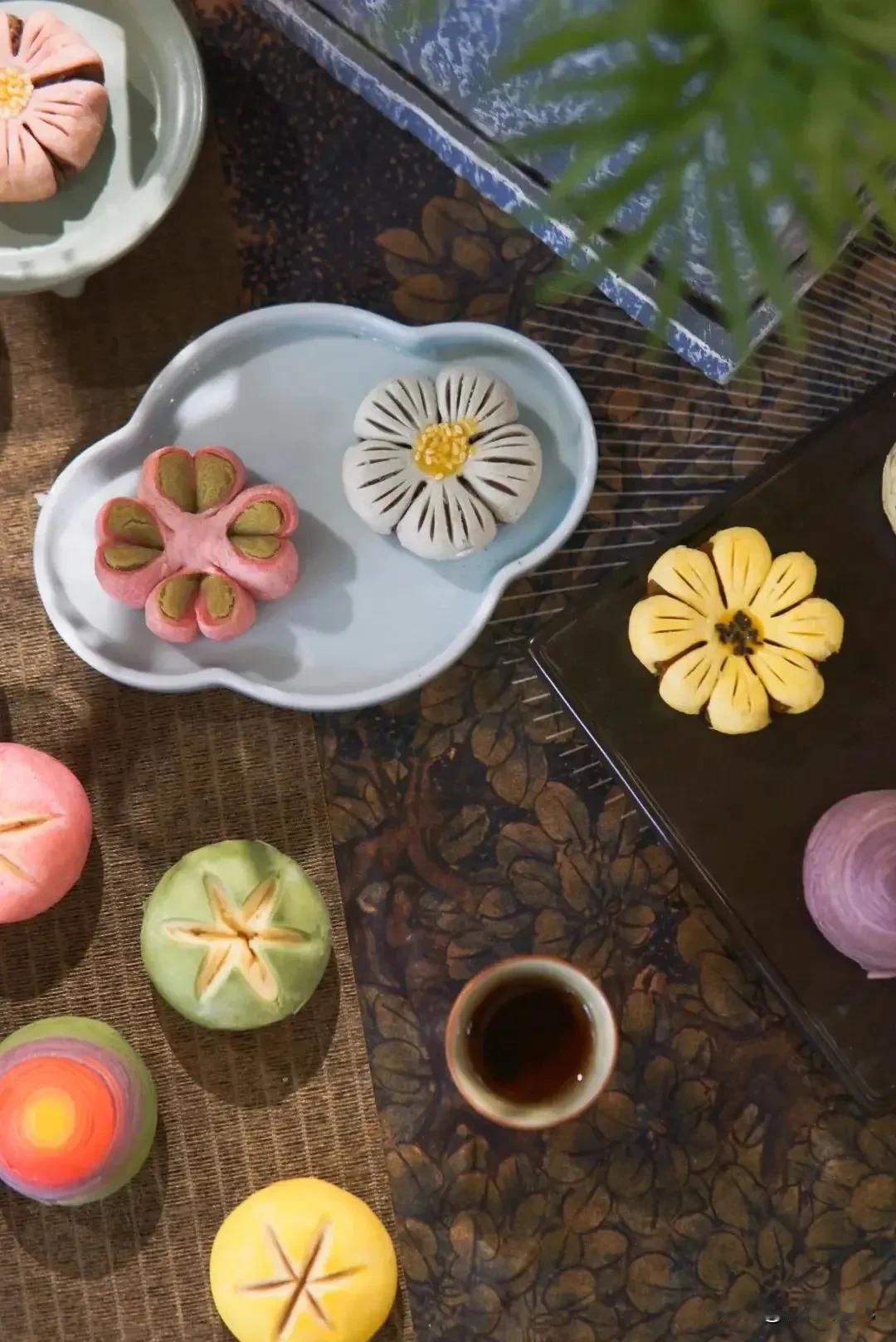  离中秋节越来越近了，本来还想着买点酒和月饼呢？看了几次直播我的这种想法不敢有了