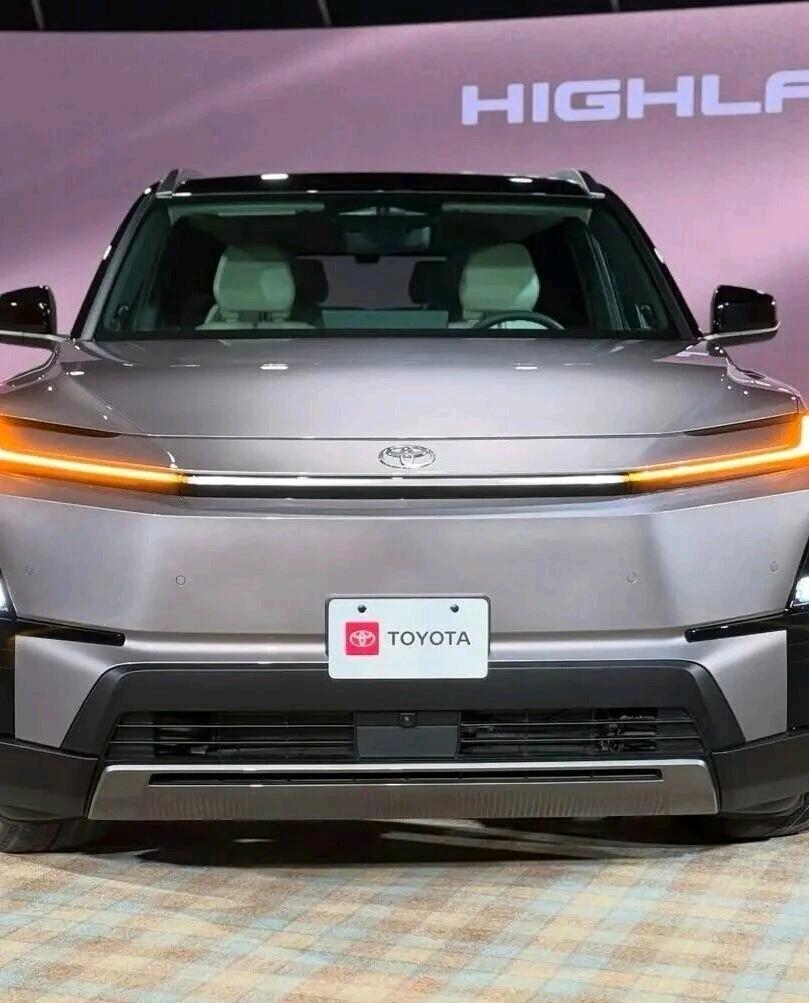 丰田汉兰达出纯电版，515公里续航能赢回“家用王”称号吗？当混动王者转身加入纯电