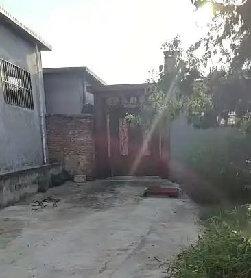 纸是包不住火的，疑似曹某某的同村人也发声了。

这事儿闹到现在，真是连老家邻居都