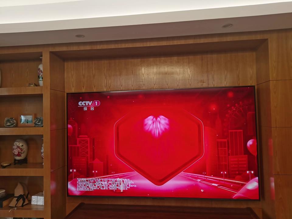家人们谁懂啊！最近新家装修完，心心念念的电视终于安装好啦，就是这款 TCL 电视