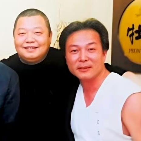 谢园和臧天朔，一张罕见的合影，这张照片拍摄于2017年左右，地点在北京，是臧天朔