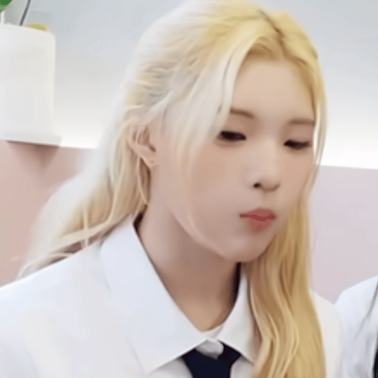 看过此女吃东西的就没有说不萌的 