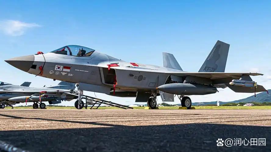 狂言对标歼-35？韩国KF-21量产下线，代际差距难以抹平。韩国首架量产型KF-