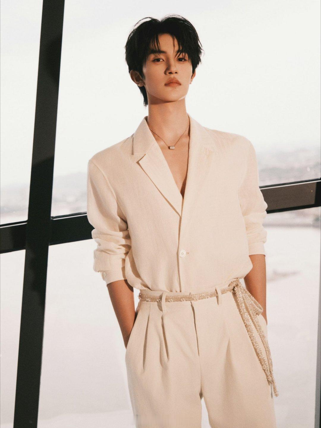 🥭短剧《如果明天下雨》主演拟邀：张翅、徐梦洁剧情简介：一场连接现在与过去的雨，
