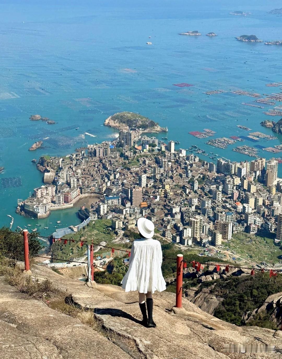 连江县的海岸线很长，虽然很少出现在旅游热门榜单上，但在海鲜界可是实打实的大佬。连