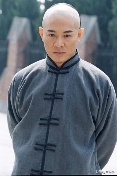 当年，洋人在上海 横行霸道的时候，整个武林没有人取出声。

后来，霍元甲出来打败