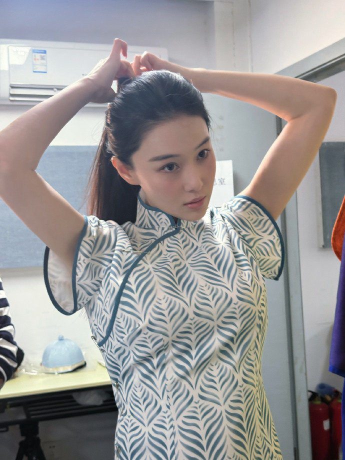 张馨予嗓子发炎张馨予民国旗袍妆造 张馨予嗓子发炎 