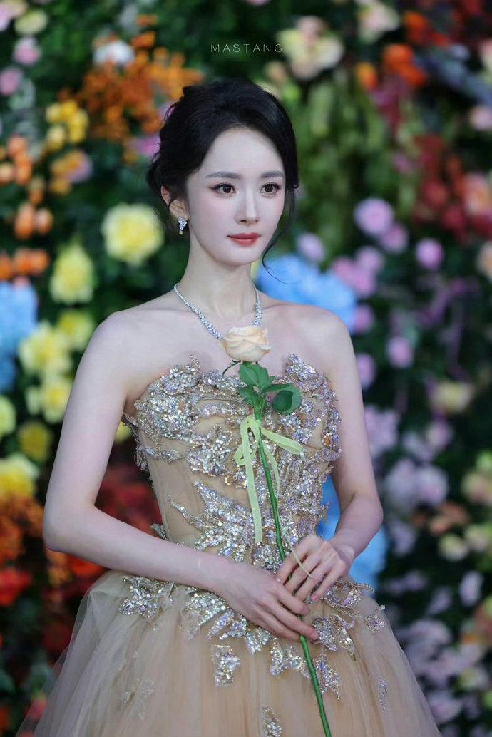 恭喜幂幂！郑玉婷、白帆、王许梅三面人生三种精彩演绎，都是你作为电影人的品格和态度