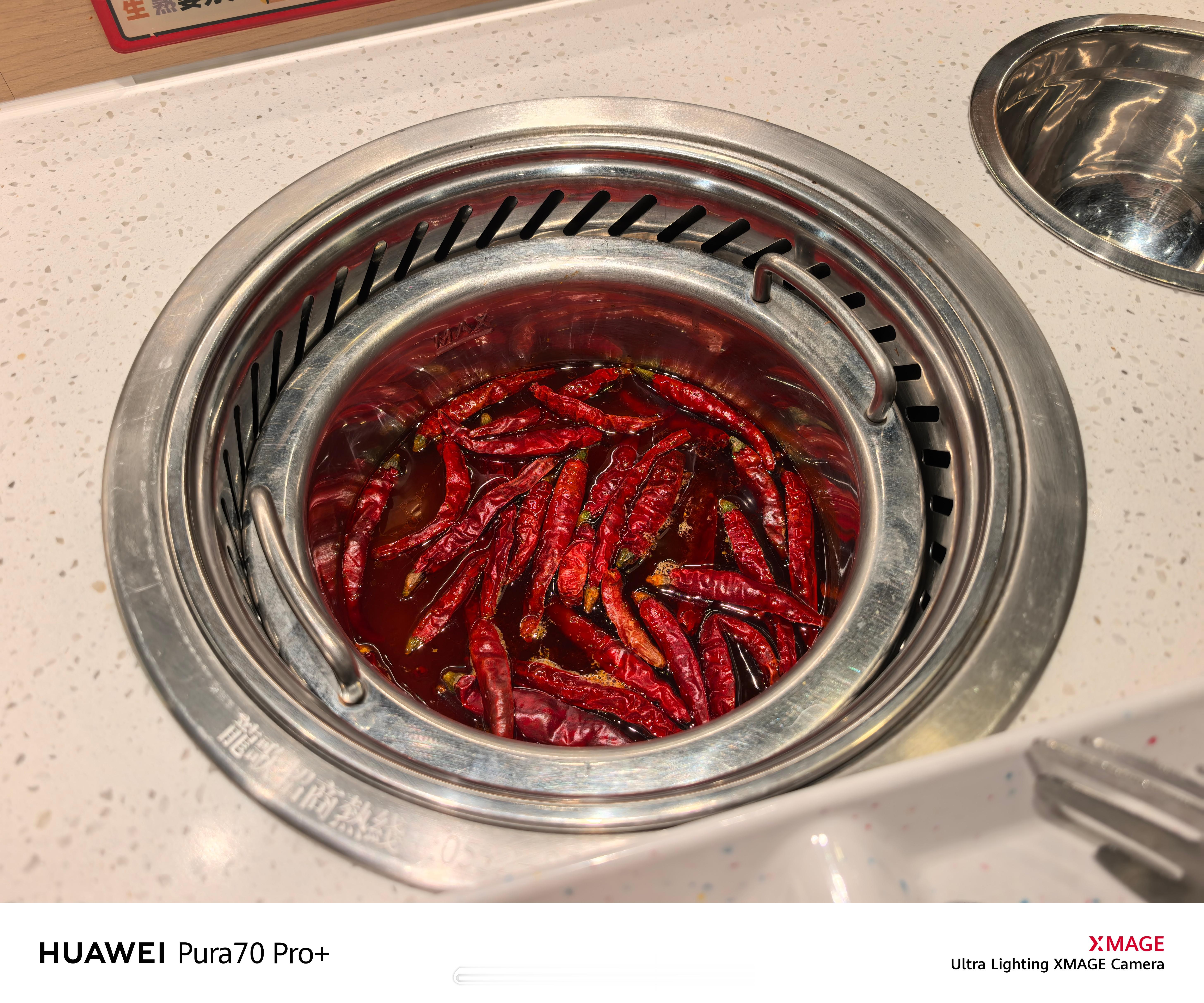 爆辣自助小火锅！我上次吃红油的不够辣 这次感觉辣椒有点多有点后悔 苏州