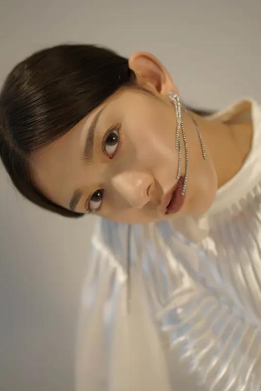 《浪姐7》初舞台这波操作真让人无语。4月3日晚直播，代斯舞台炸裂，高完成度女团风