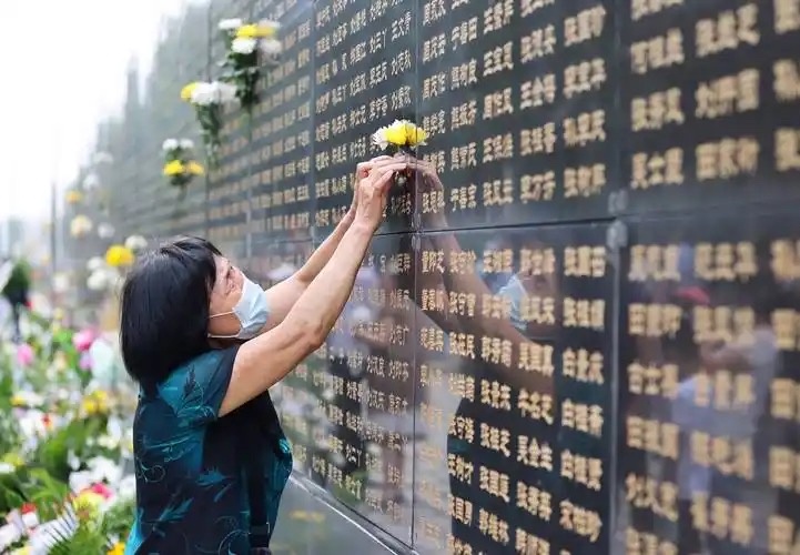 唐山大地震50周年热点解读 50年前的今天，凌晨3时42分，一场7.8级强烈地震