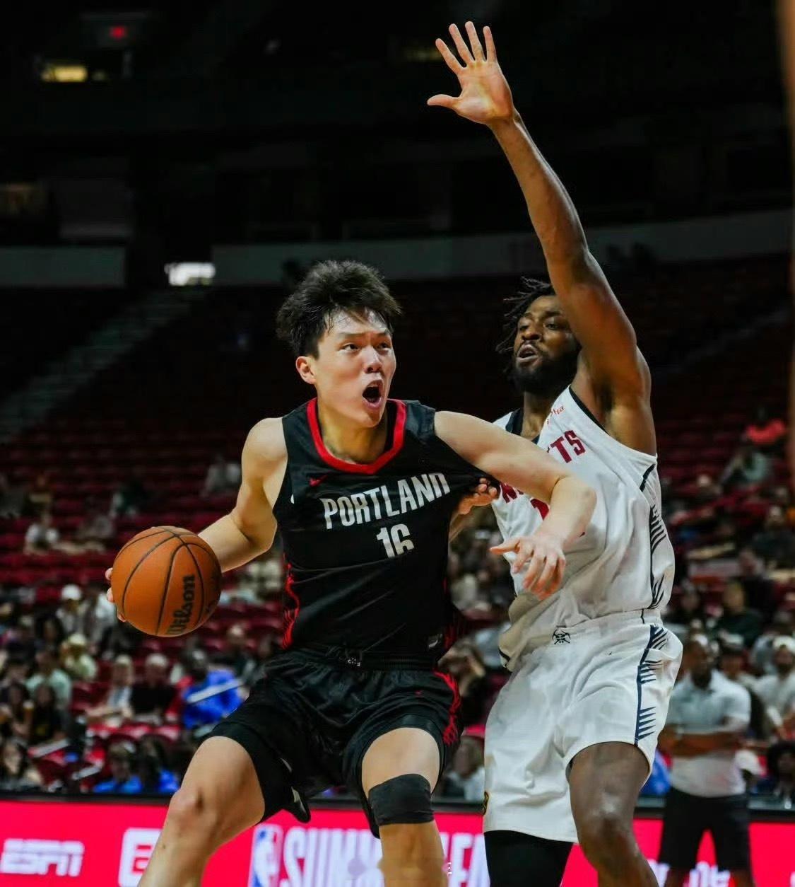 开拓者今年的NBA夏季联赛已经全部打完，杨瀚森出战4场，场均13分8.5篮板3.