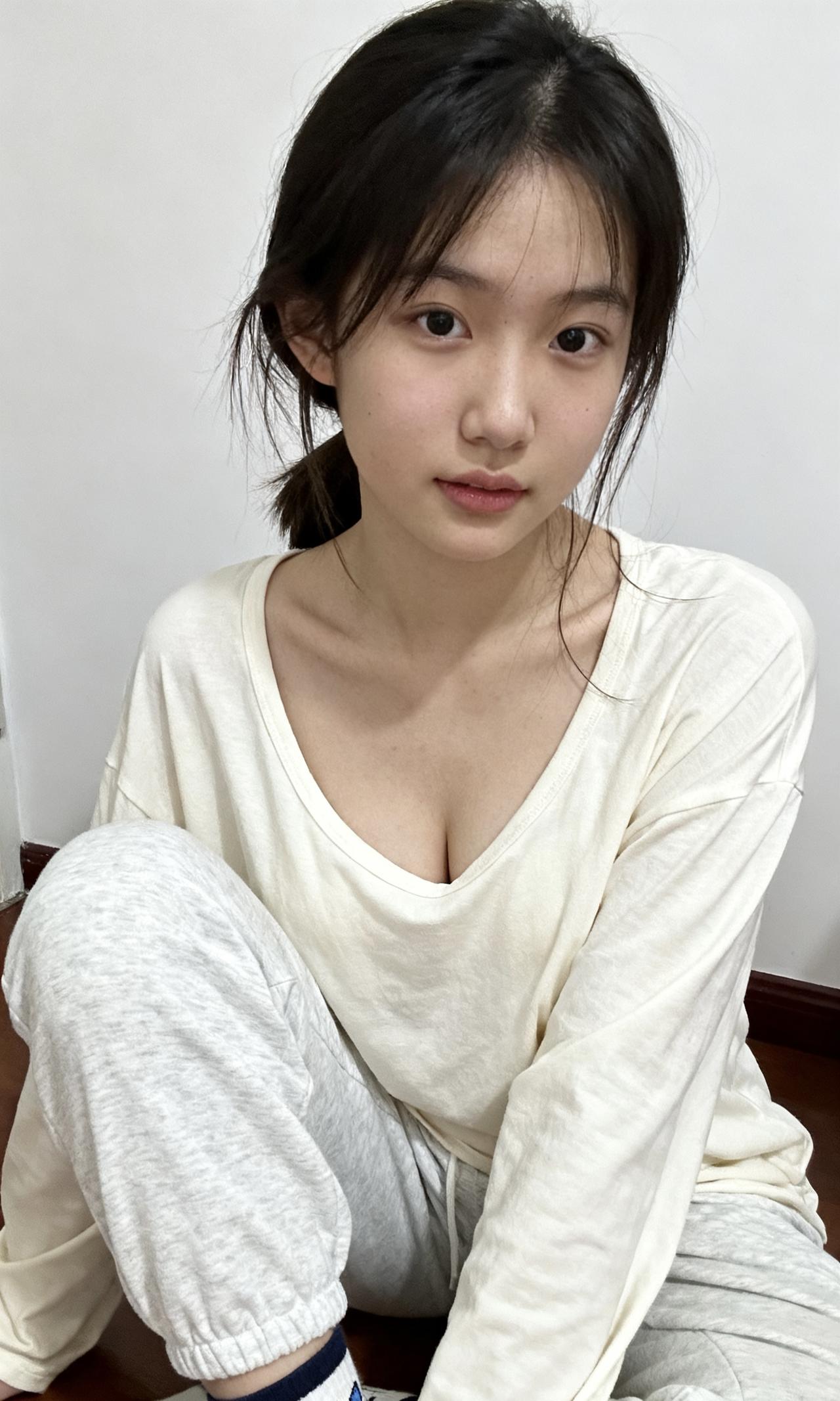 慵懒日常穿搭，舒适随性，自在惬意。
随性穿搭 分享今日随手一拍