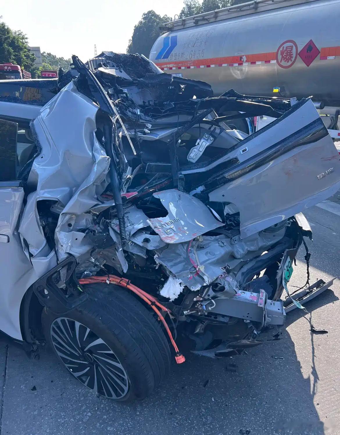 汽车民生 “下次还买星途et”，原因简单粗暴！网友发文说：“今天星途et救了我一