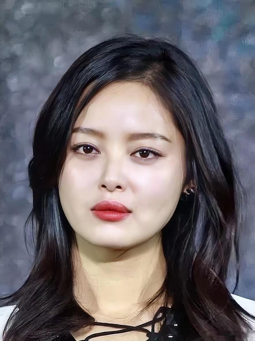 辛芷蕾梁婷和解辛芷蕾与前经纪人梁婷的世纪和解，却如同一束温暖的光，照亮了这个略显
