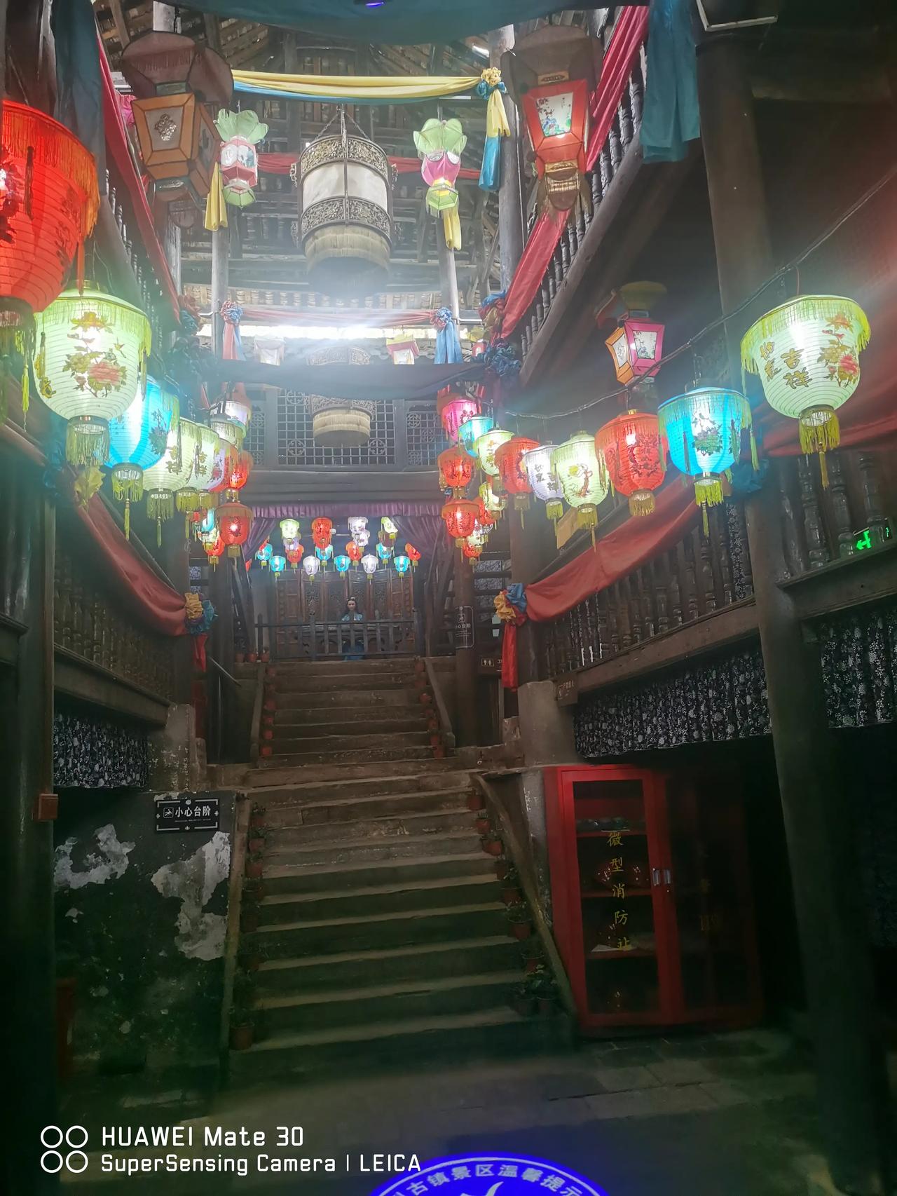 不虚此行，“一脚踏三省”的青木川镇，风格古朴厚重，建筑古香古色，父老乡亲纯朴厚道
