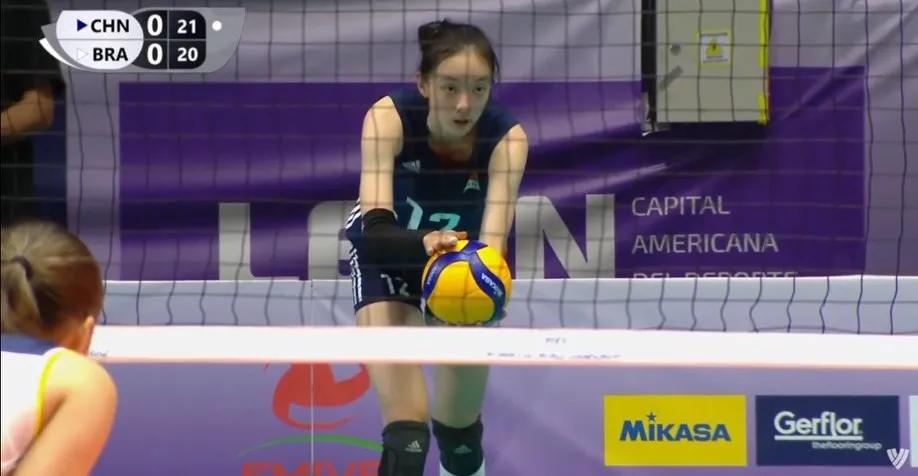  北京时间今天凌晨，U21女排世锦赛结束了一场半决赛的较量。中国队在极其不利的情