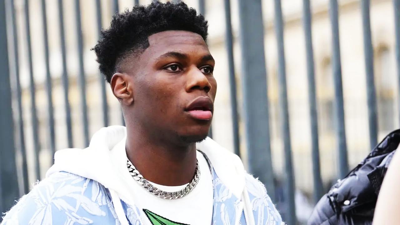 皇马发布的医疗报告，琼阿梅尼的左腿半腱肌受伤，将缺席大约三周时间。
琼阿梅尼的受