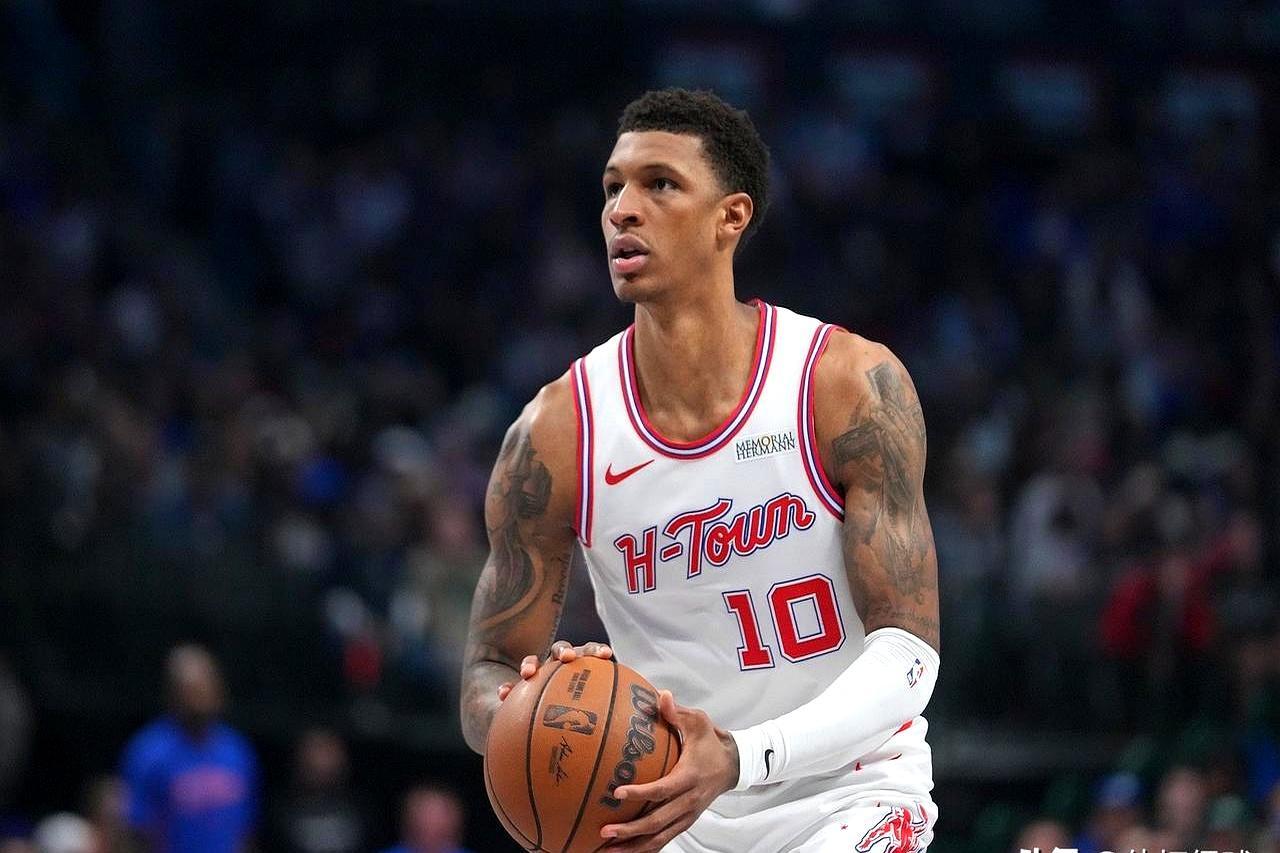 10投1中！火箭又一个亿元合同砸手里了？
 
你没看错，就是那个被球迷寄予厚望的