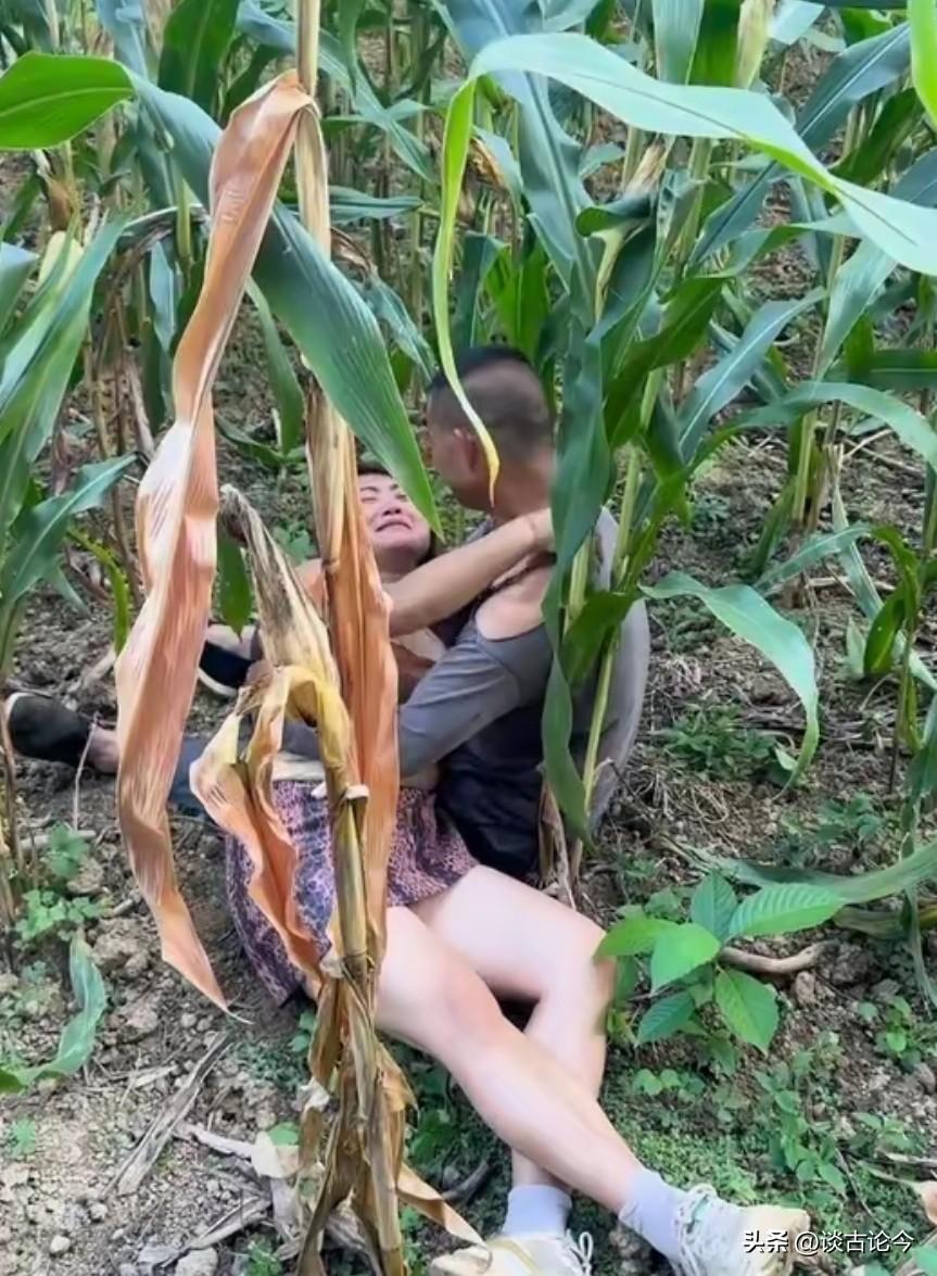 遵义网约荒唐事：两人都踩红线，双双被拘不冤！

“不讲武德！”贵州遵义，一女子曾