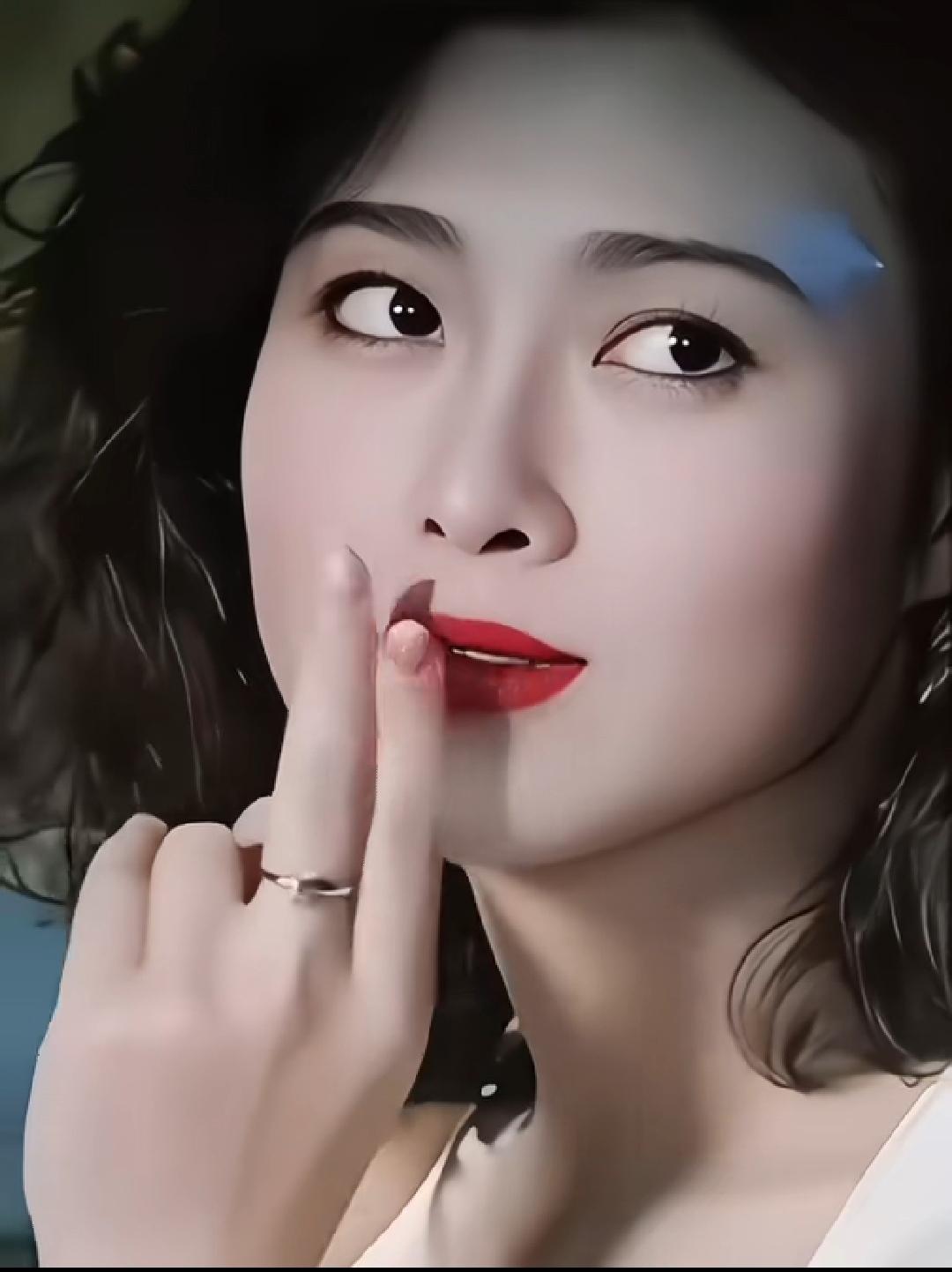 在影视的璀璨星河中，叶玉卿宛如一颗耀眼的明珠，散发着独特而迷人的光芒。
1967