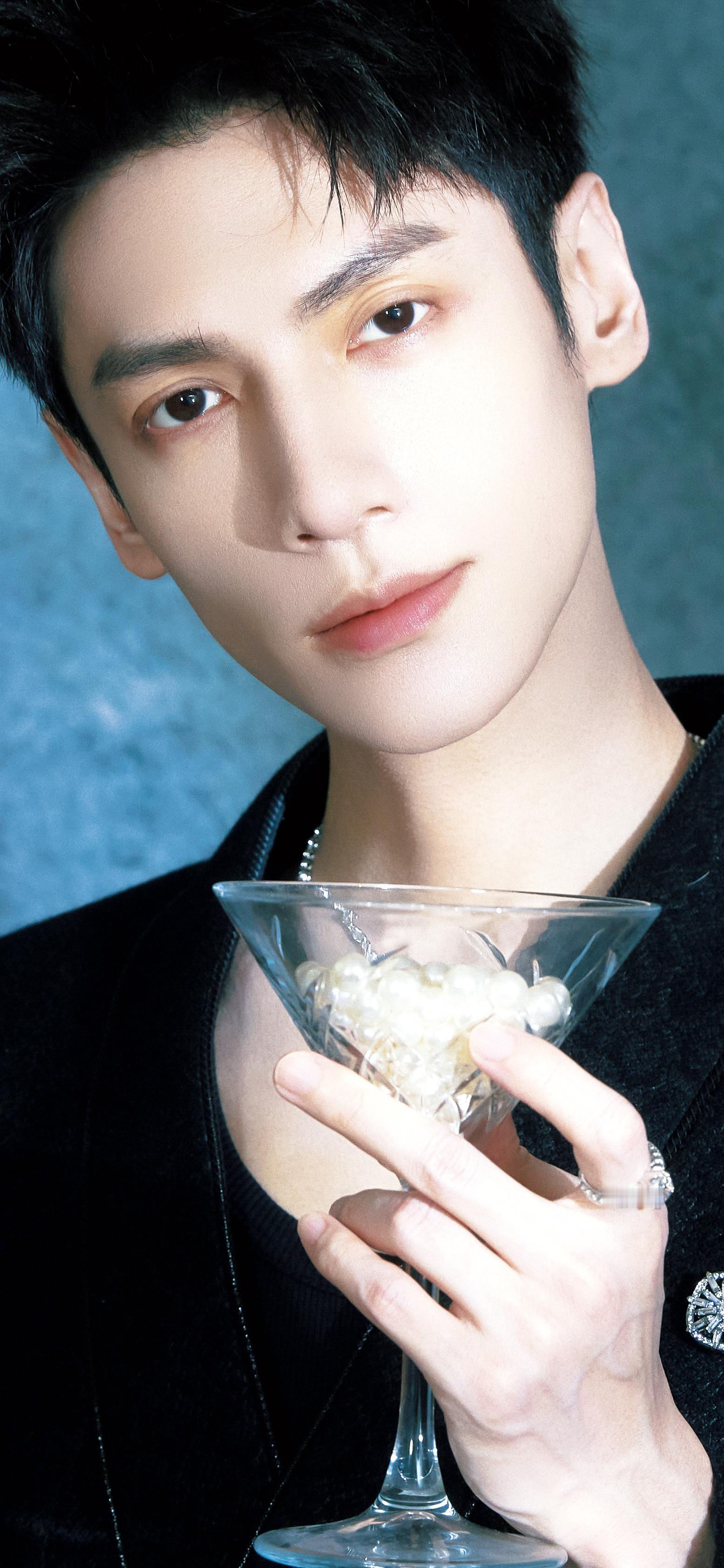 如此伟大的脸▹ 罗云熙  