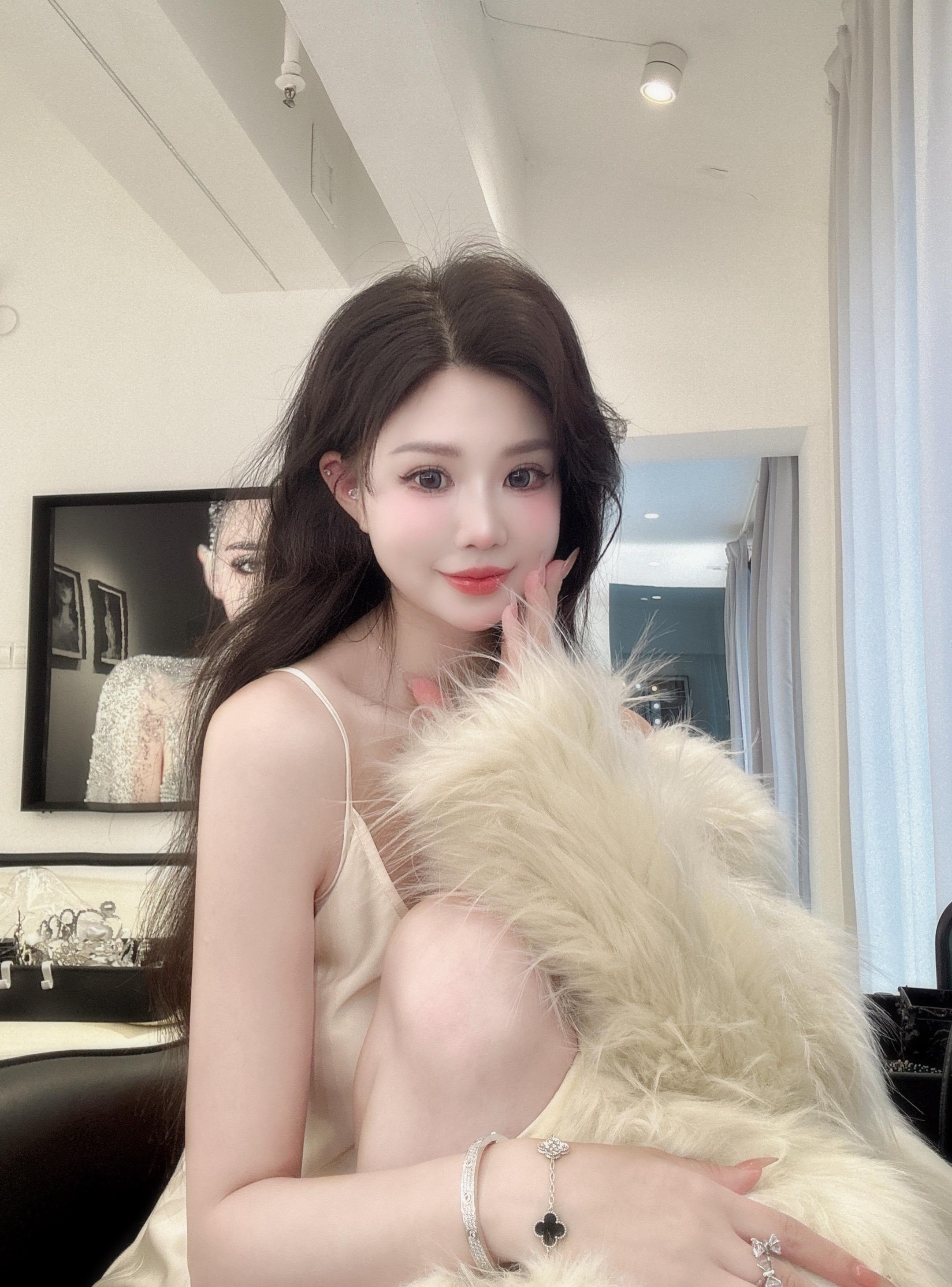 你还讨厌上物质的女人了，你有物质吗？物质的女人能看你吗？