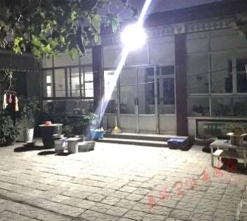 晚上九点半，有人敲门不说话，老头踢我一脚让我下去看，结果出大事了！
晚上九点半，