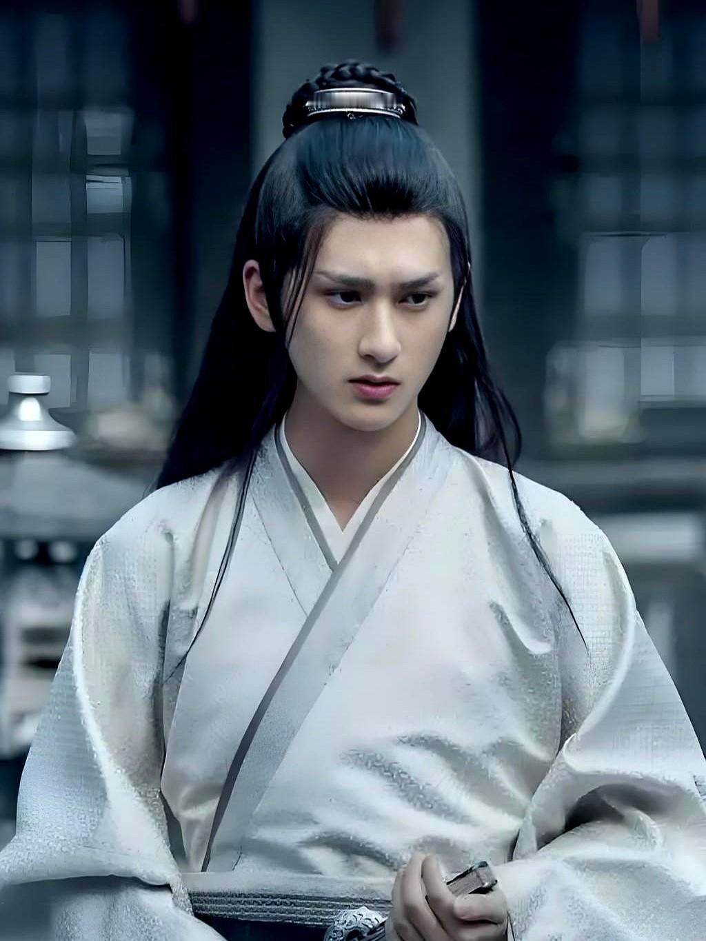 一开始看《陈情令》，谁不觉得聂怀桑是个实打实的“草包”啊！

但这个“草包”是聂