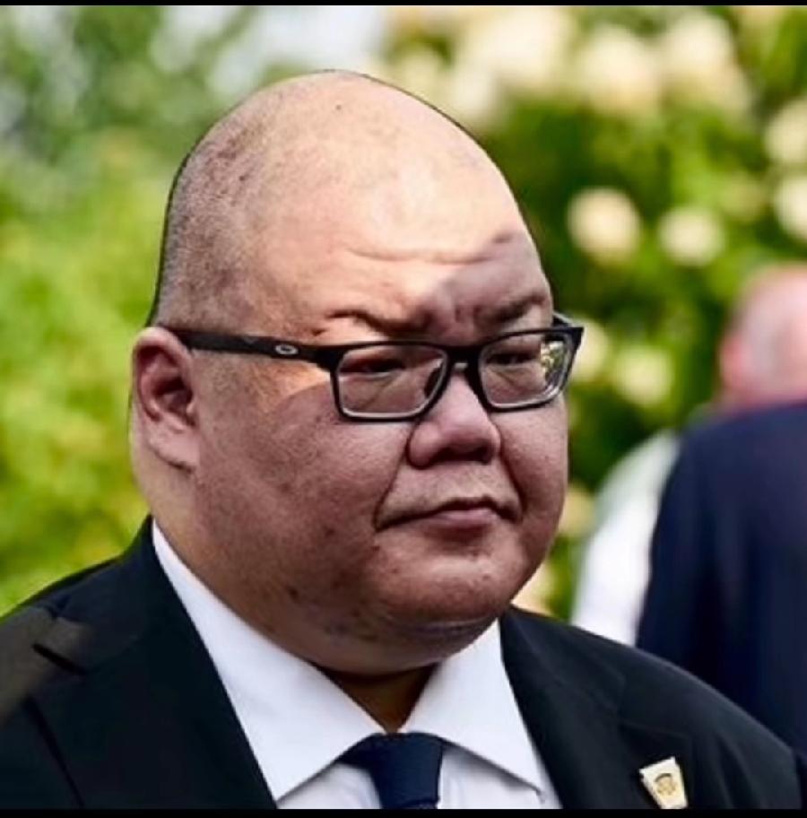 特朗普访华随行，2位华裔！一是商界黄仁勋（中国台湾），二是政界张振熙（中国香港）