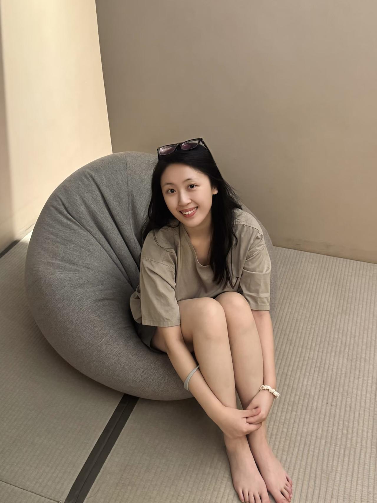 91年美甲师
目前在北京租房子住
想找一个稳定的可以跟你回老家
不看长相要有房有