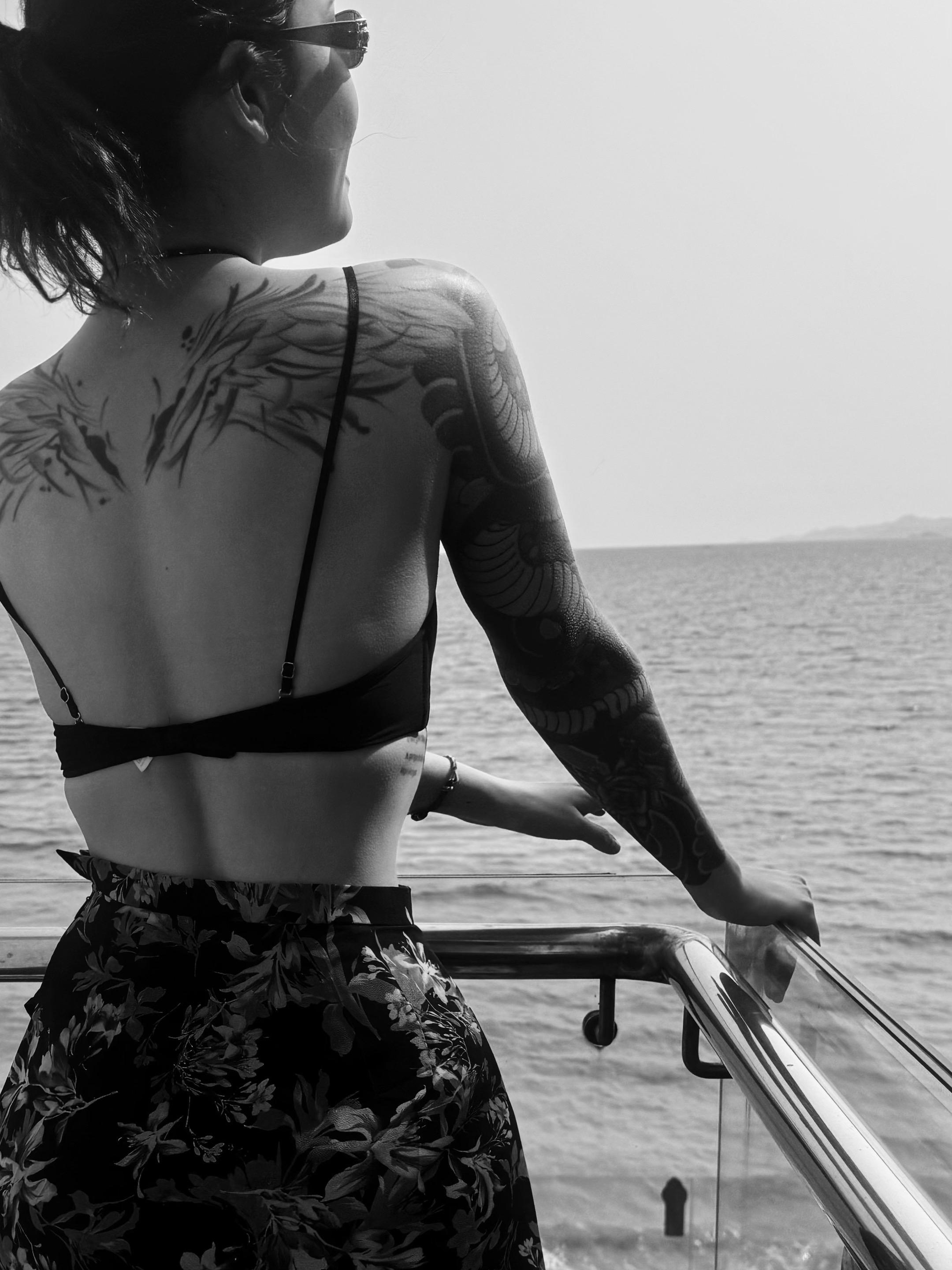 我不管你以前梦见我什么，版权费给我