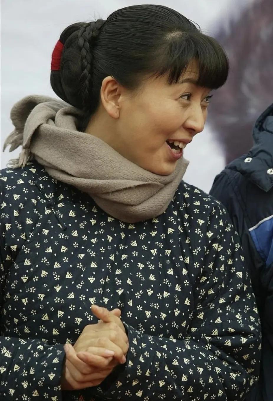 曾经的“国民媳妇”闫学晶，真是把一手好牌打得稀烂，提起闫学晶，大家脑海里是不是立