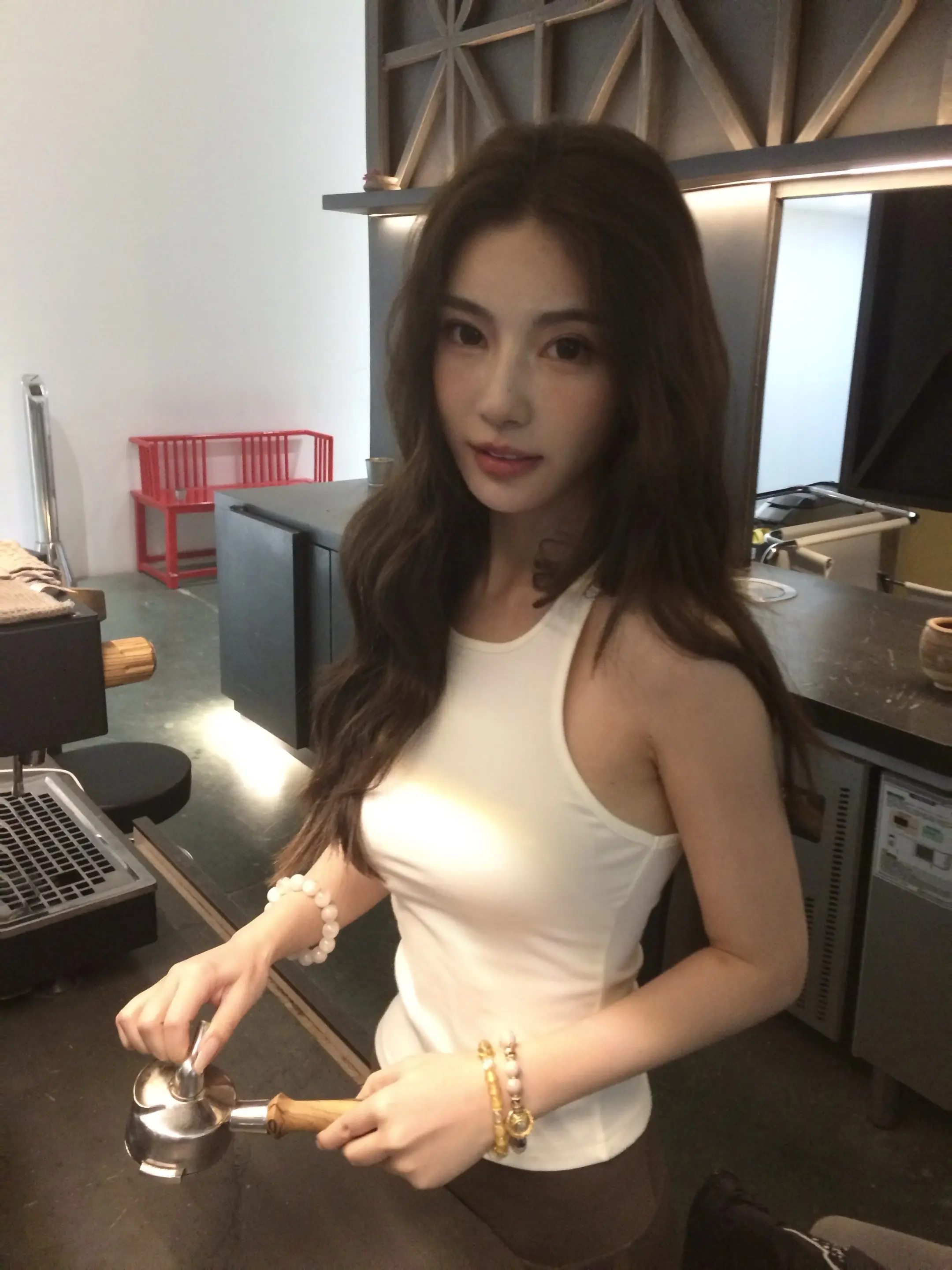 你好，想喝点什么。