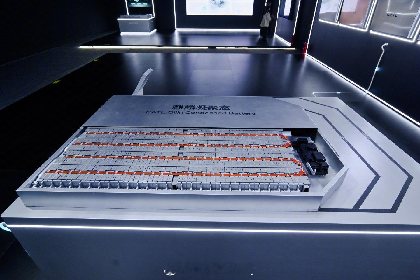 宁德时代高管称电池超750kg不科学宁德时代超级科技日有点东西又发力了你敢信吗这