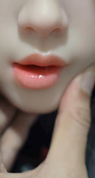 一男子为了解决需求，在网上花3700元买了一个仿真娃娃，商品介绍页面显示娃娃是1