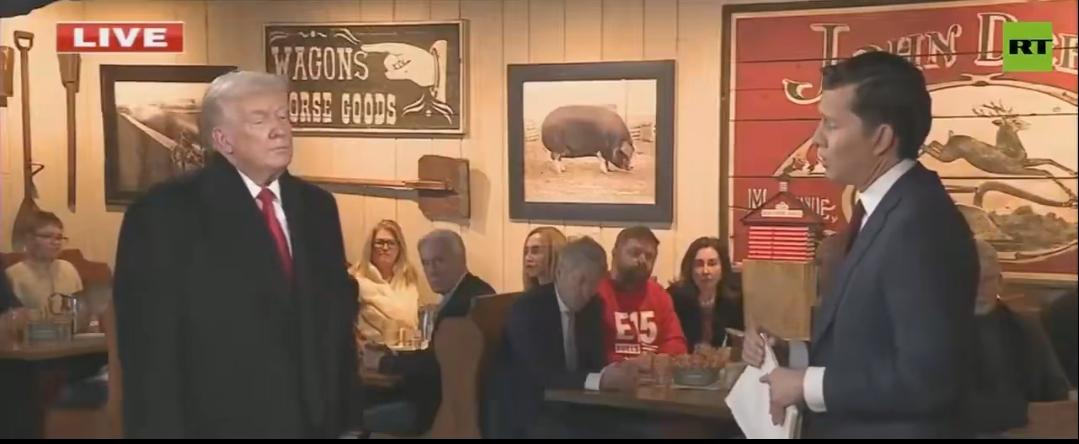 新闻快讯——针对近期明尼阿波利斯移民执法冲突事件后的人事变动，记者凯恩向特朗普提