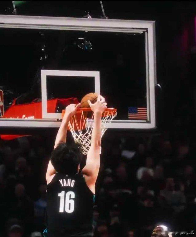 北京时间11月19日，NBA常规赛继续进行，波特兰开拓者队（6胜8负）继续连败。