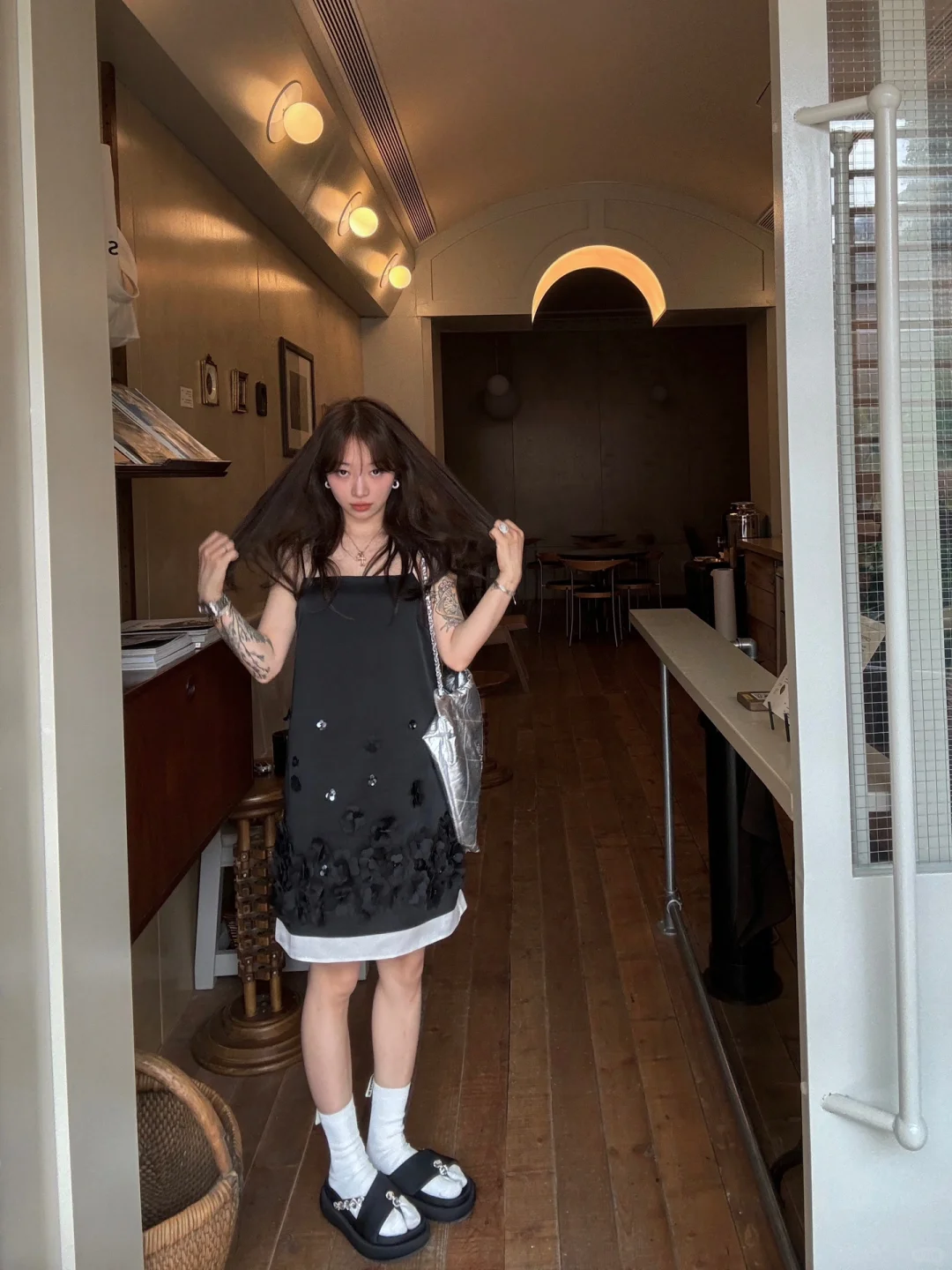 立体花朵小黑裙 吼吼看