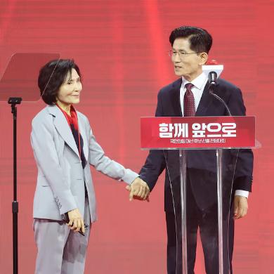 金文洙回应妻子被侮辱：“金文洙就是薛兰英，薛兰英就是金文洙”

韩国国民力量党总