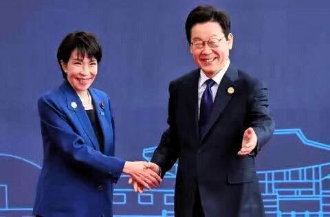 就在刚刚，李在明粗暴挑衅中国，要求中国与日本“共存”。


韩国总统李在明周三（