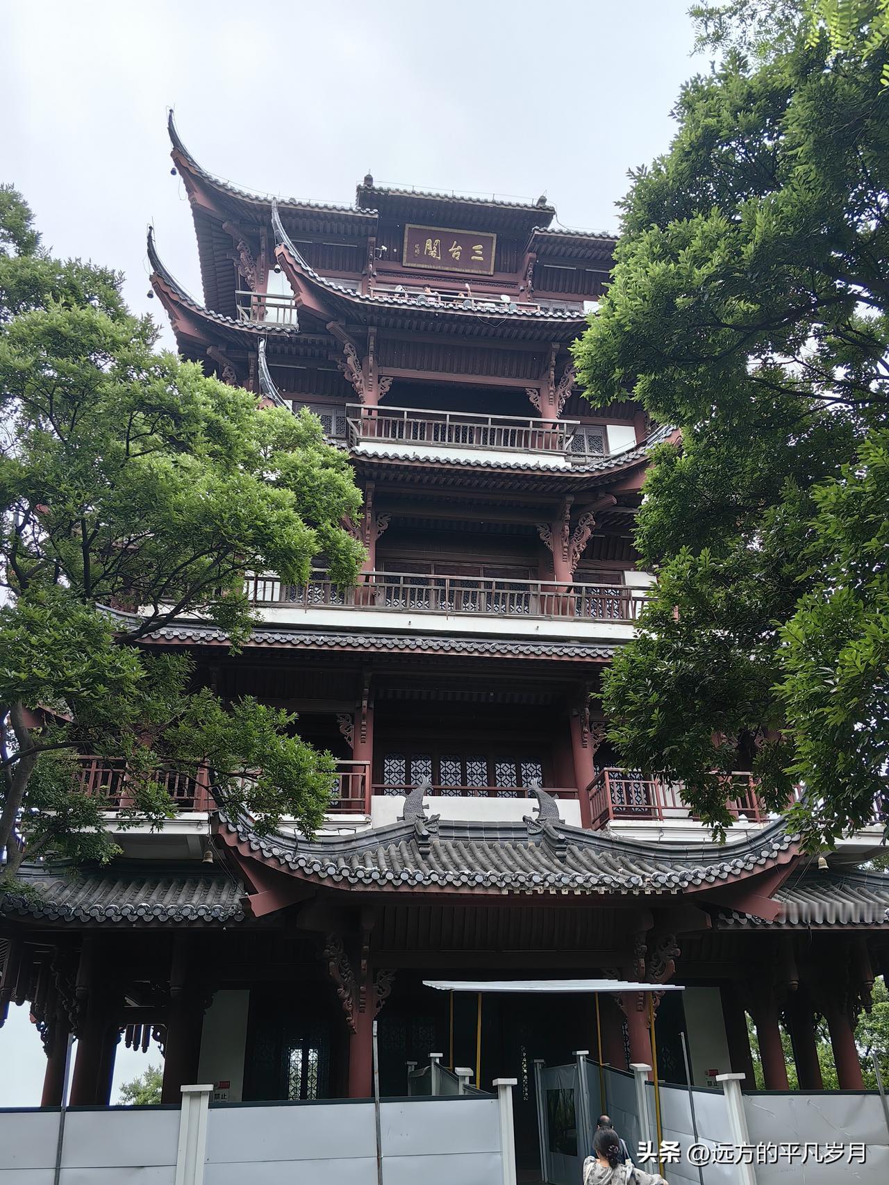 昨天星期一，早决定好的去马鞍山采石矶遇见了好天气，好天气不是阳光灿烂而是阴天加似