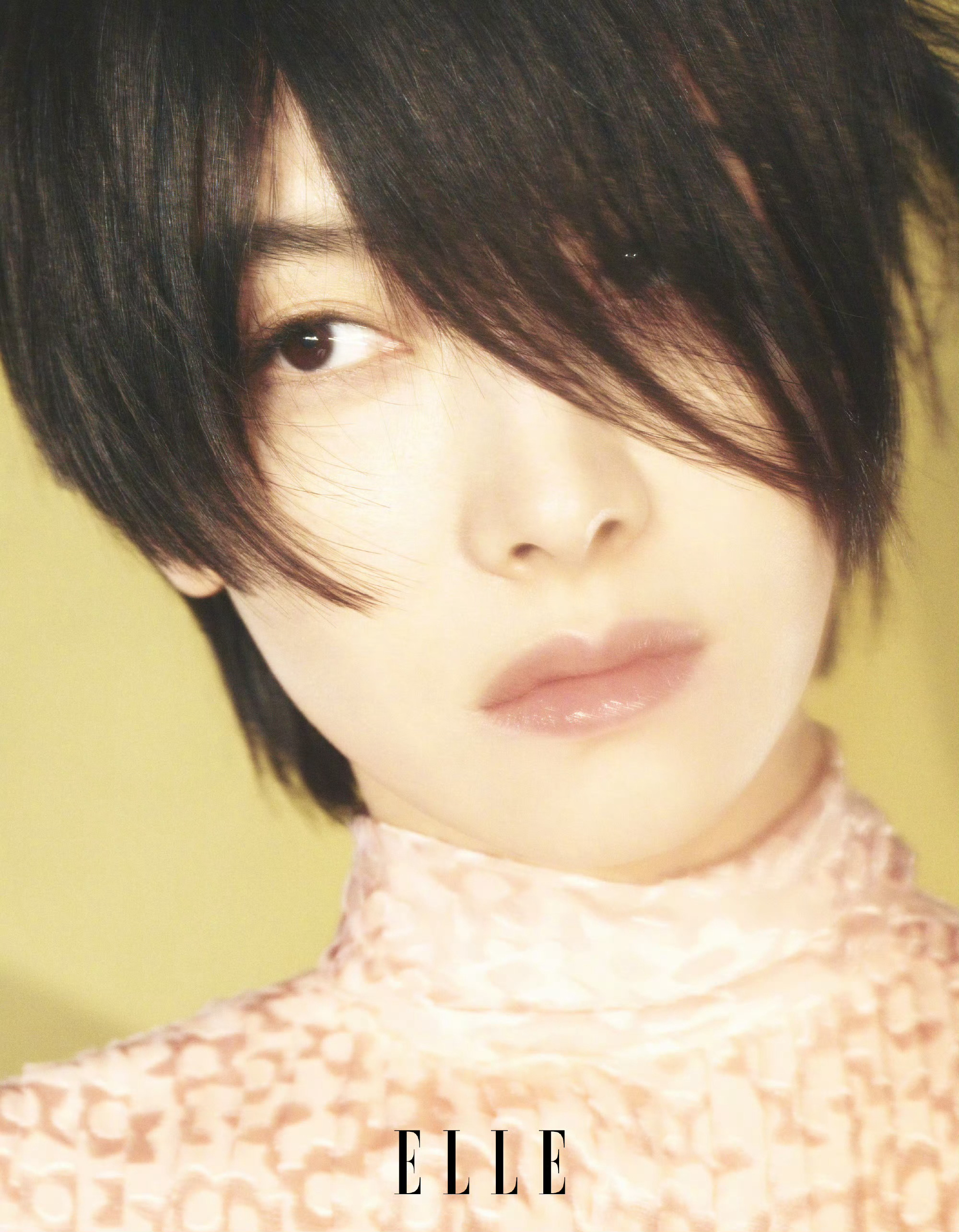 ELLE四月刊宋茜封面宋茜静谧与力量ELLE大片宋茜烟熏超短发摄影：蓝天 