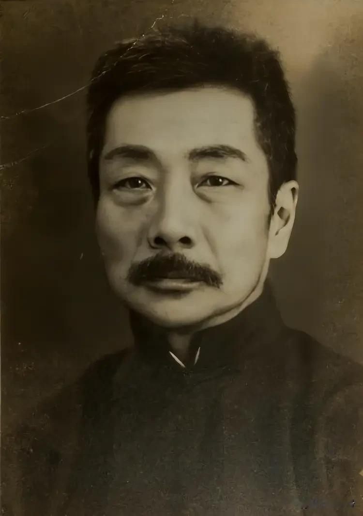 鲁迅与高长虹恩怨始末：不止许广平

一，初识
1924年冬，北京风很硬。
一个二